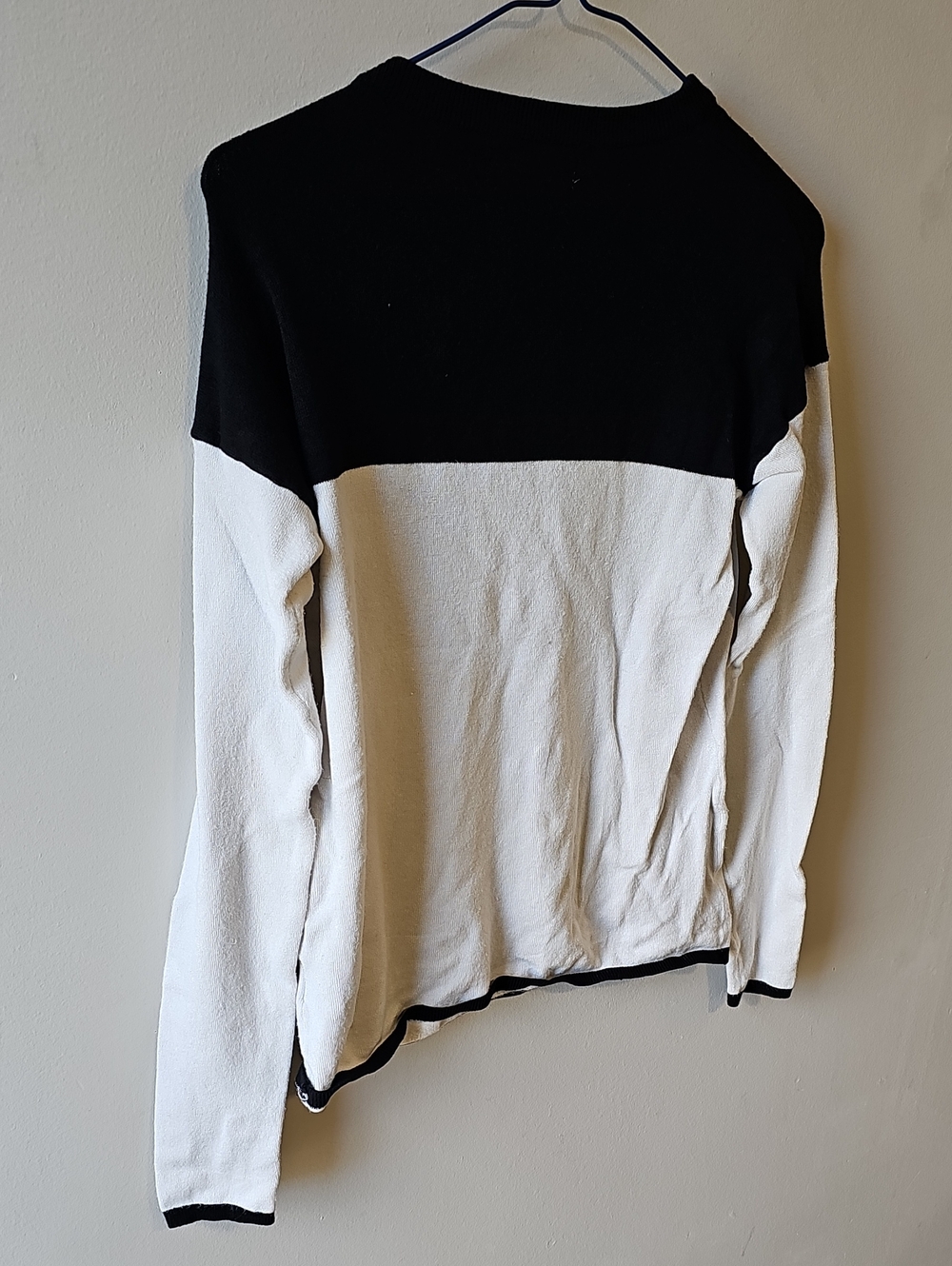 Suzy Shier Medium Black and Black Sweater - Picture 4 of 6